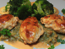 Quenelles nature et de volaille avec gratin de foie de volaille facon jaquotte