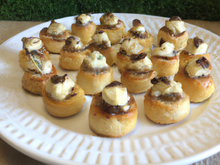 Mini bouchée à la reine garnie de crème aux champignons de Paris
