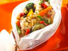 Cuisses de poulet à l'estragon et légumes en papillote