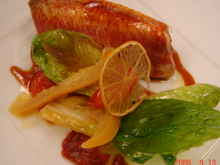 Rouget farci à la moelle et ail rose de Lautrec. Confit de légumes à la lavande