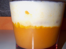 Soupe à la citrouille au pain d'épices et purée d'amande blanche