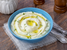 Connaissez-vous la Skordalia, la purée de pomme de terre à la grecque qui sent bon le soleil ?