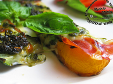 Tranches de courgettes grillées au jambon cru, mozzarella et pesto