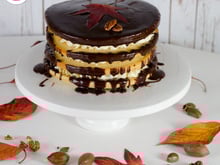 Gâteau nu à la banane, aux noix de pécan et au chocolat - Chocolate, Banana naked cake