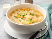Idéale pour réchauffer votre hiver : voici notre recette pour une savoureuse soupe au chou !