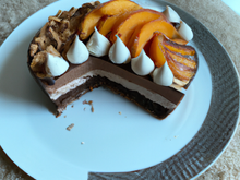Charlotte aux pêches et mousse au chocolat