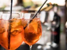 Et si vous prépariez votre propre Aperol ? L'incroyable recette du chef Thibaut Spiwack pour révolutionner vos Spritz