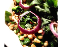 Maïs blanc et légumes verts sautés à l'asiatique