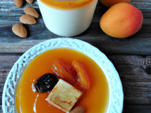 Panna cotta aux abricots et amandes