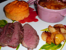 Magret de canard mariné, aux pêches sauvages