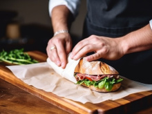 Quel est le sandwich le moins calorique à choisir en boulangerie ? Un nutritionniste répond