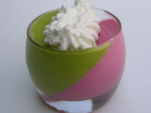 Panna-cotta betterave et mousse d'avocat à la crème de Neufchâtel