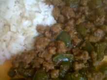 Recette végétalienne saveurs asiatiques (protéines de soja, poivron, shoyu, gingembre)