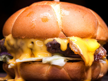 Le BBQ Burger de The Big Bang Theory