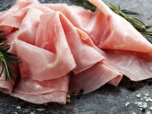 Connaissez-vous le jambon à la chablisienne, une recette régionale à la fois simple et délicieuse ?