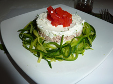 Cœur fondant au thon et chèvre spaghetti de courgettes