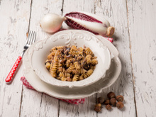 Pâtes complètes aux endives et noisettes