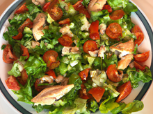 Salade de poulet aux tomates