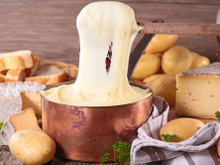 La coupe du monde du plus long fil d’aligot : l'événement gourmand et insolite à ne pas manquer à Paris !