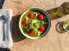 Recette fraîcheur : faites ce gaspacho aux pousses d’épinards et pastèque de Cyril Lignac !