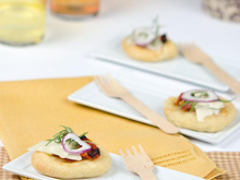 Pizzete ou petites pizza à l'ossau iraty et fromage frais