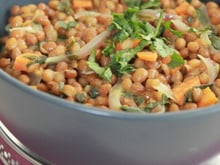 Lentilles à l'indienne ou dahl (coriandre, curry, curcuma, gingembre et lait de coco)