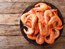 Voici une recette parfaite pour votre apéritif dînatoire du Nouvel An : testez ces délicieux feuilletés aux crevettes !