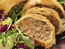 Pâté en croûte au veau, dinde et carottes