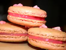 Macarons aux pralines roses