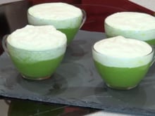 Velouté de petits pois et chantilly de Roquefort