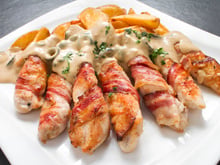 Allumettes au poulet et lard fumé sauce au Gorgonzola