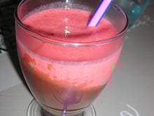 Smoothie glacé fraise-chocolat
