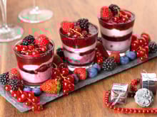 Comment faire des verrines de Noël sucrées pour un dessert chic et facile ?