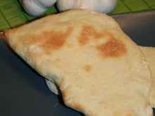 Naans et cheese Naans au confit d'ail blanc de lomagne au curry