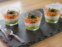 Verrine avocat-saumon-boursin