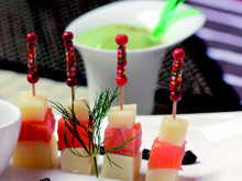 Dés de Princesse Amandine à la tapenade et saumon fumé