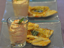 Petites tartes fines au Livarot et sa chantilly de Ketchup hot Amora