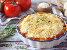 Courgettes, aubergines et tomates : une diététicienne partage sa recette de crumble salé parfaite pour la saison !