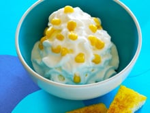 Nuage de fromage blanc aux grains de maïs