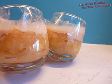 Panacottas aux speculoos sur lit de compote de pommes