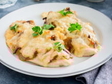 Escalopes de poulet gratinées à la mozzarella