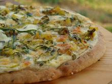 Pizza blanche aux courgettes