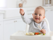 Une virologiste dévoile la liste des aliments à ne pas donner à un enfant de moins de 5 ans !