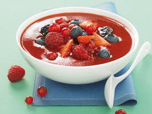 Gaspacho de fraises aux fruits rouges