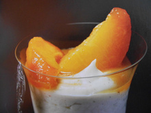 Pêches caramélisées sur lit de mascarpone vanillé