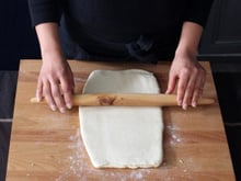 Pâte feuilletée express au petit-suisse : une version facile et allégée qui fait gagner du temps