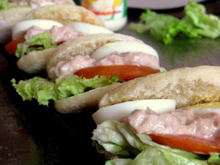 Batbout au thon crudité