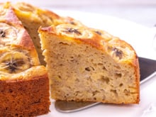 Ce gâteau “nuage” transforme des bananes trop mûres en dessert complètement irrésistible