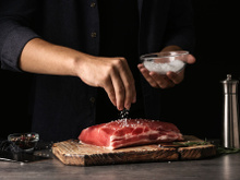 Grillades : je sale ma viande avant ou après cuisson ?