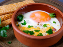 Voici comment bien réussir la cuisson des oeufs cocotte et éviter que le jaune ne soit trop cuit !